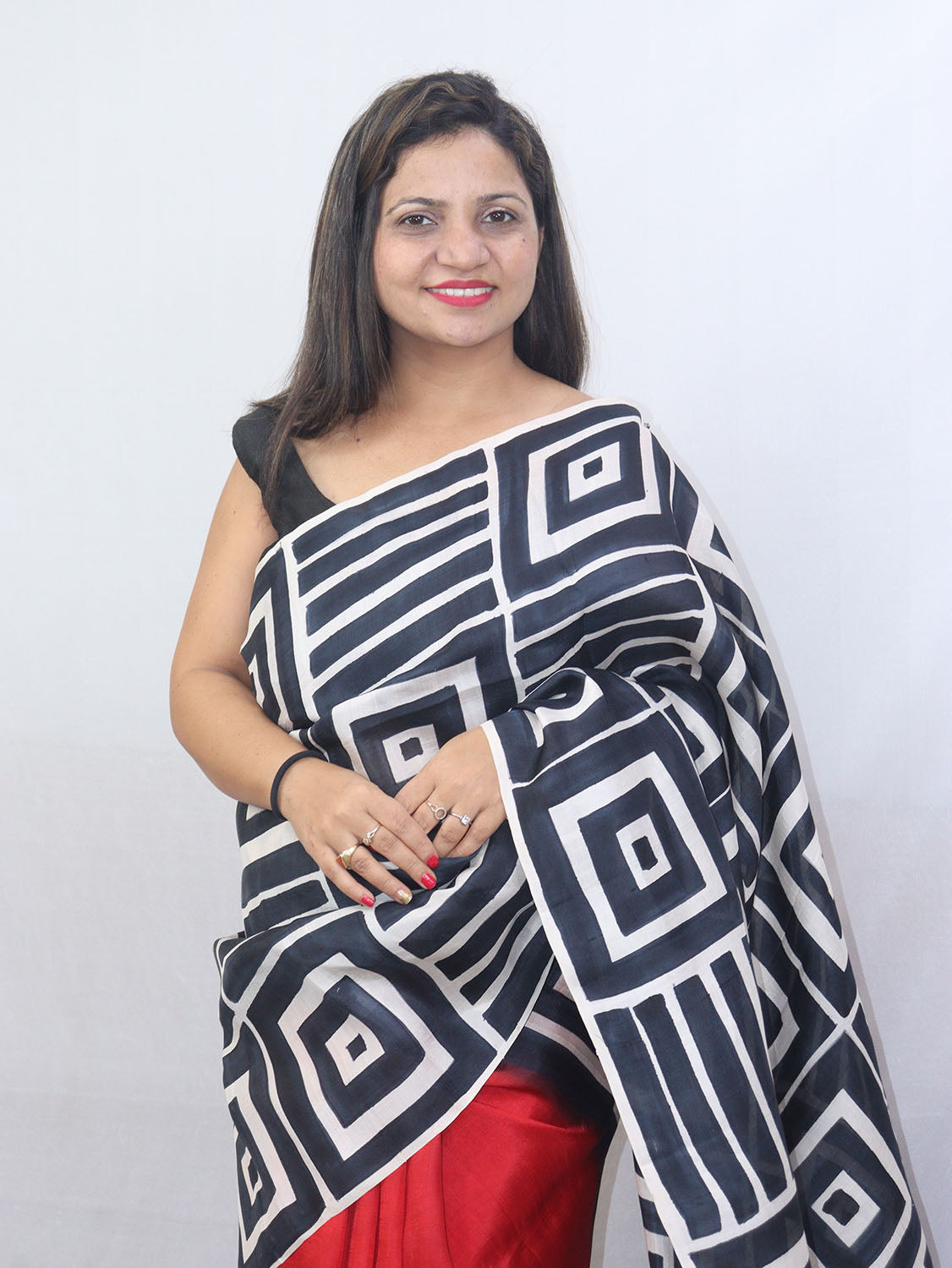 Exquisite Red Hand Painted Murshidabad Silk Saree - Perfect for Special Occasions - Luxurion World