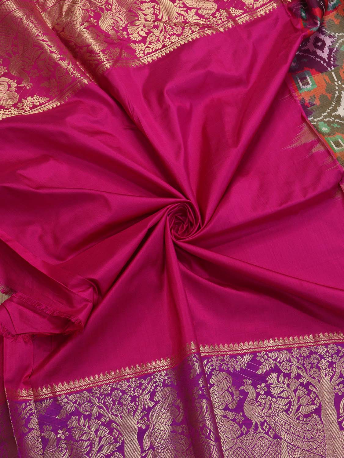 Stunning Green Handloom Ikat Pure Silk Saree with Kanjeevaram Border - Pochampally - Luxurion World
