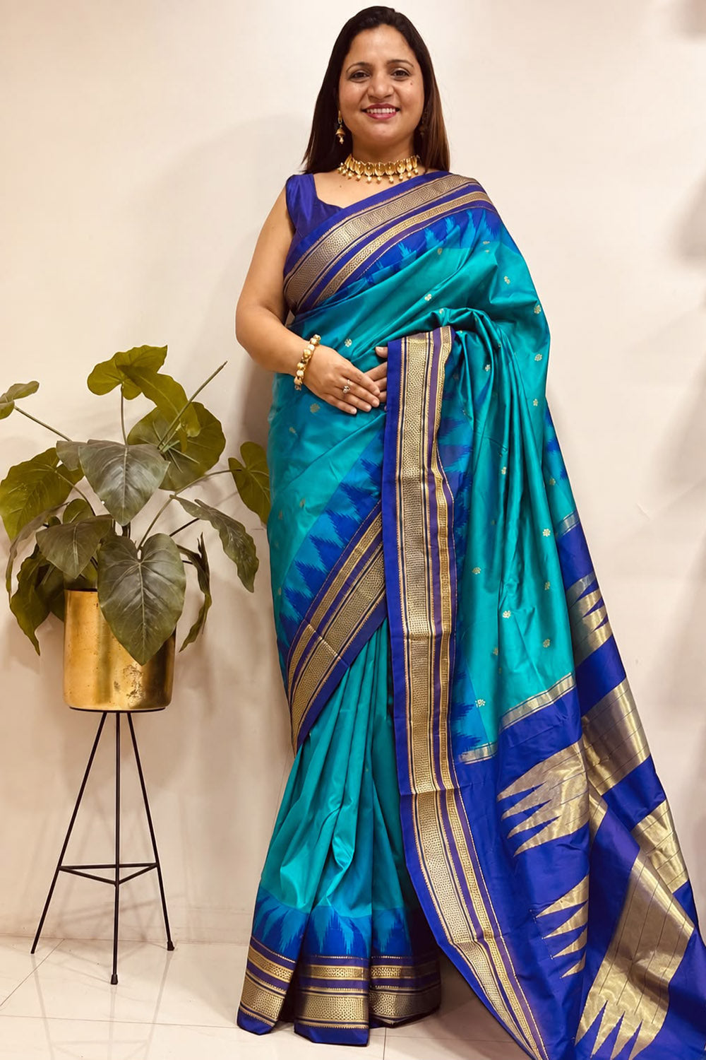 Green and Blue Shot Ilkal Pure Silk Booti Design Temple Border Saree