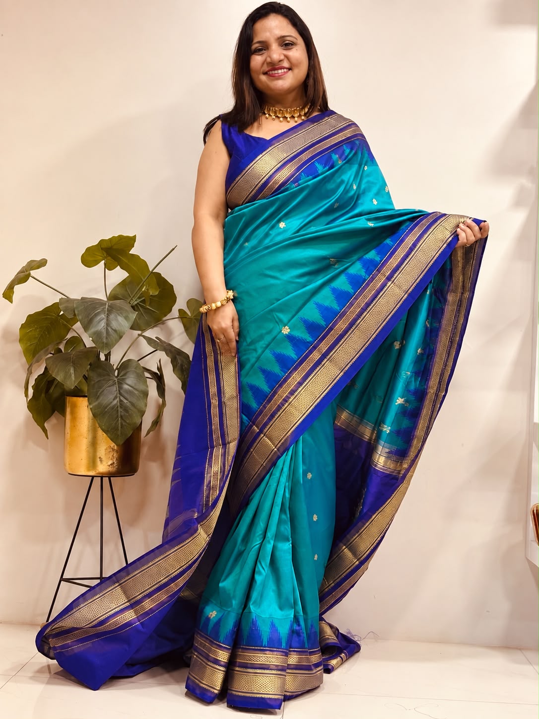 Green and Blue Shot Ilkal Pure Silk Booti Design Temple Border Saree