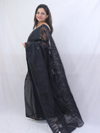 Elegant Black Dhakai Jamdani Saree - Versatile and Chic! - Luxurion World