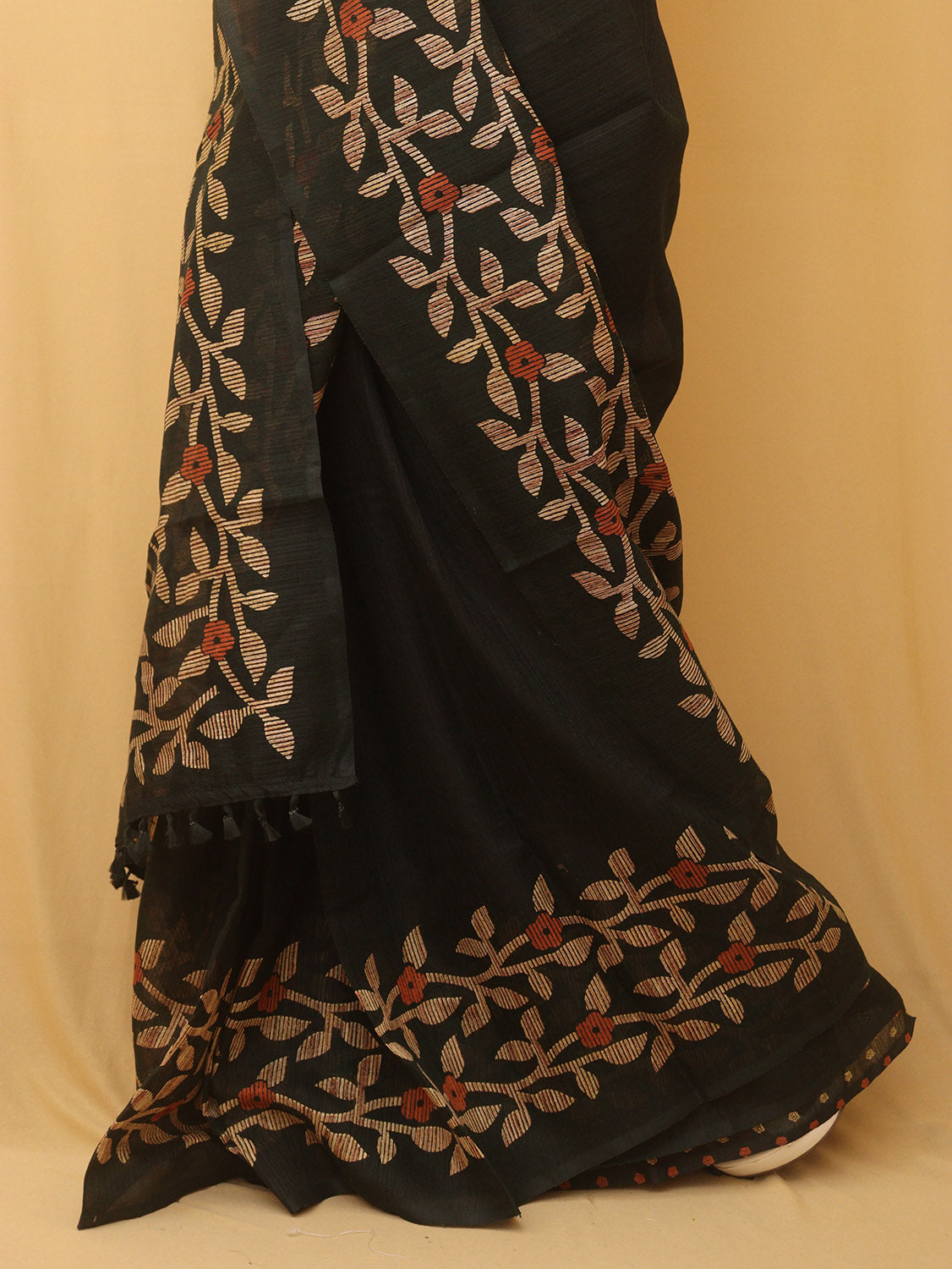 Black Jamdani Print Semi Tussar Silk Saree - Luxurion World