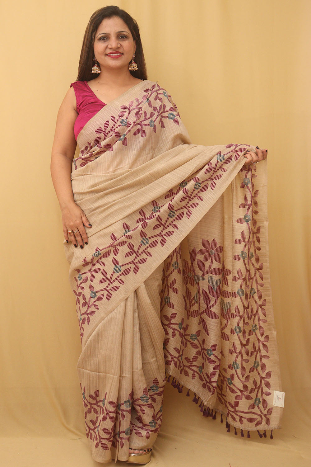 Semi Tussar Silk Saree with Ethnic Print Border and Tassel Pallu, Geometric Prints