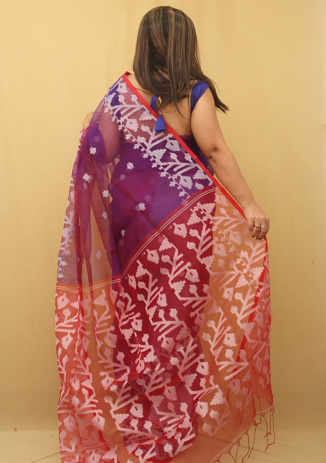 Exquisite Purple And Red Handloom Jamdani Muslin Saree - Perfect for Any Occasion - Luxurion World