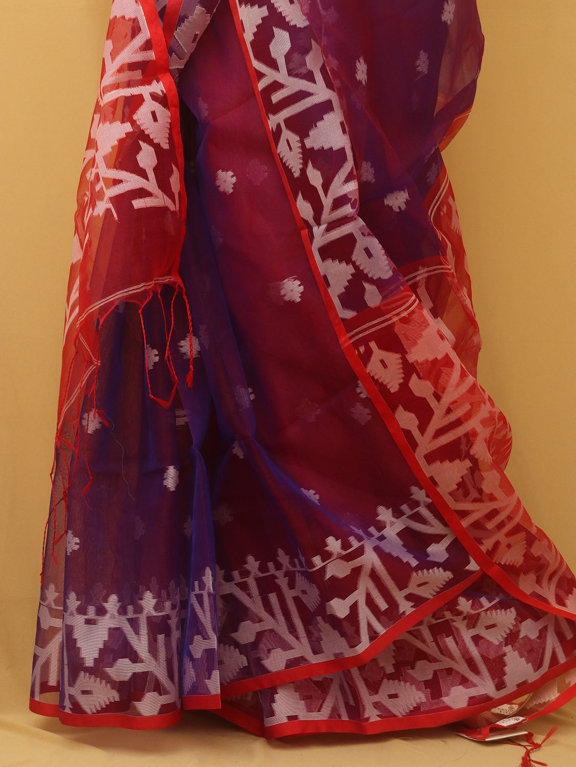 Exquisite Purple And Red Handloom Jamdani Muslin Saree - Perfect for Any Occasion - Luxurion World