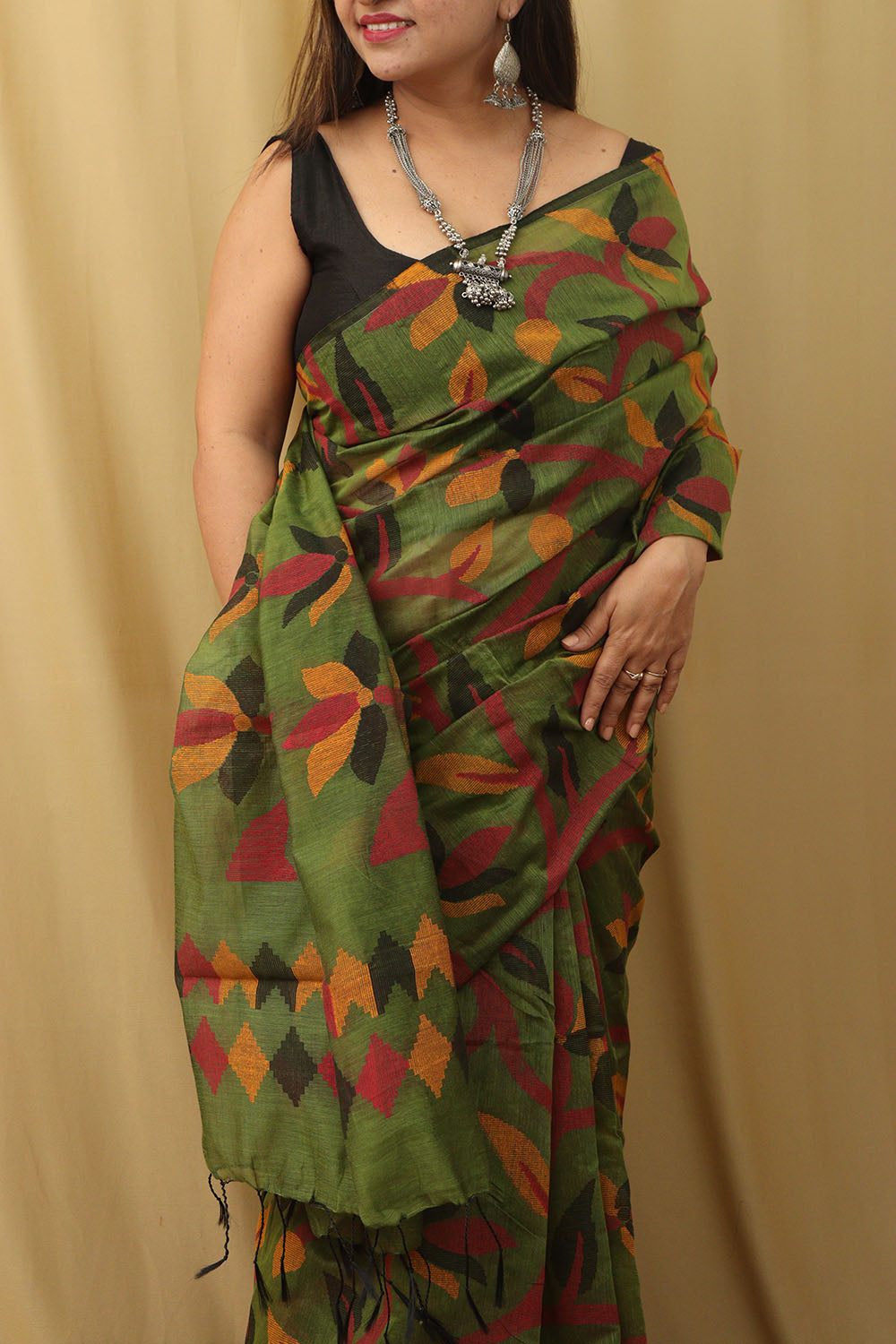 Exquisite Green Jamdani Tussar Silk Saree - Luxurion World