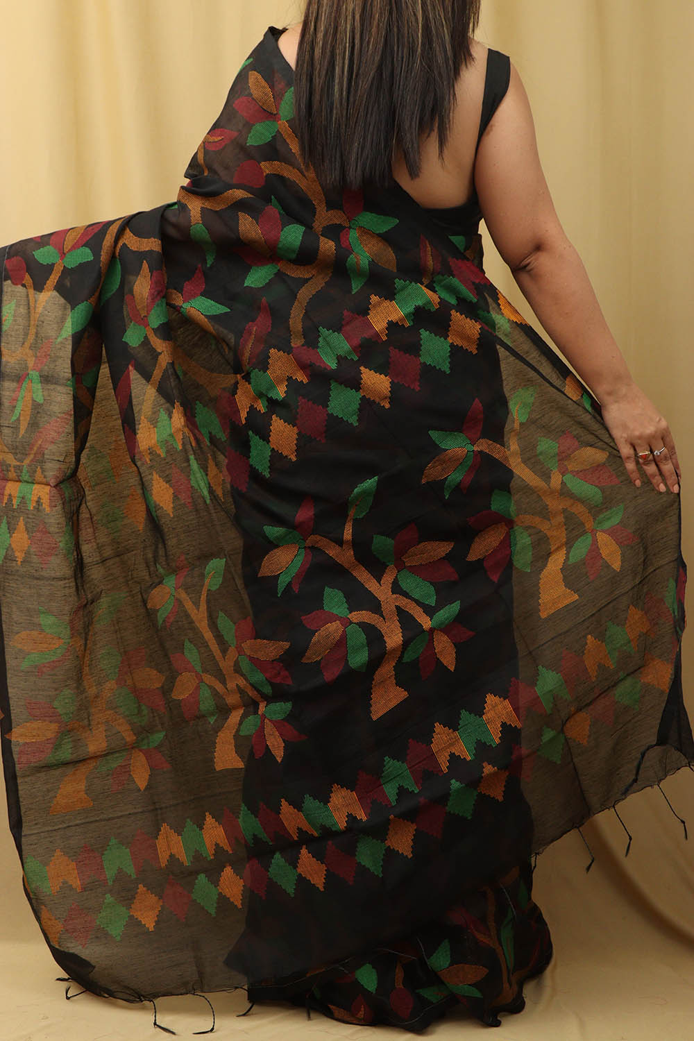 Exquisite Black Jamdani Tussar Silk Saree - Luxurion World