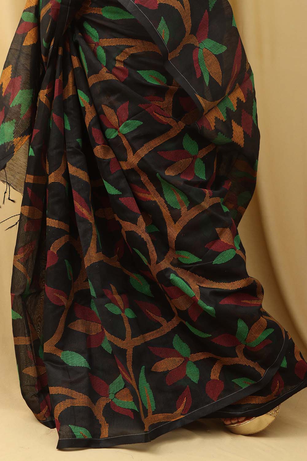 Exquisite Black Jamdani Tussar Silk Saree - Luxurion World