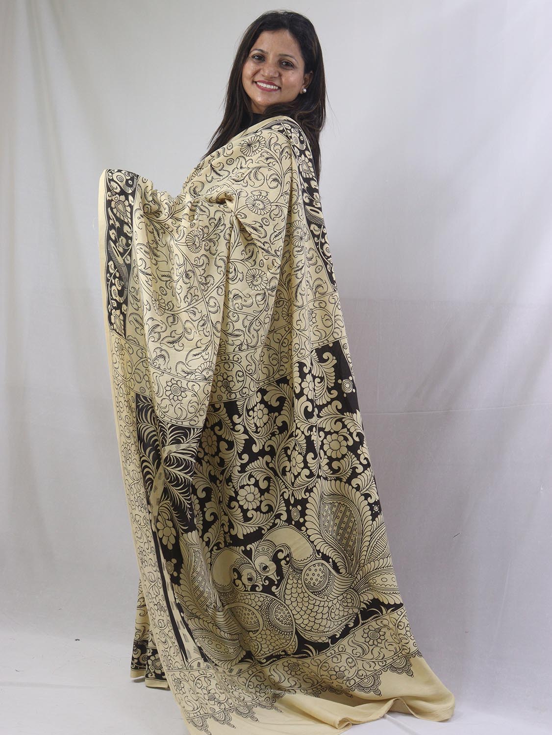 Hand-Painted Kalamkari Chennur Silk Saree: Stunning Black & White Elegance - Luxurion World