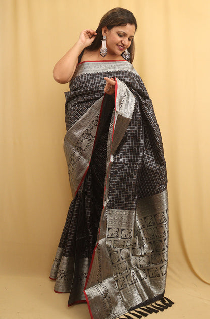 Elegant Black Kanjeevaram Silk Checks Saree: Timeless Beauty - Luxurion World