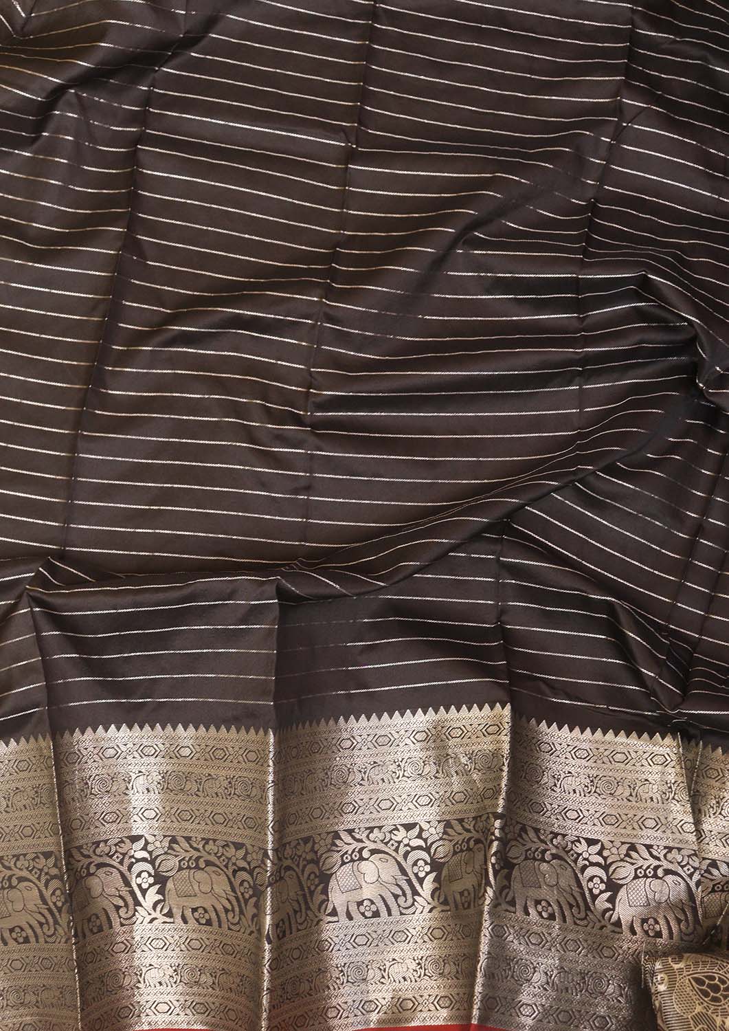 Elegant Black Kanjeevaram Silk Checks Saree: Timeless Beauty - Luxurion World