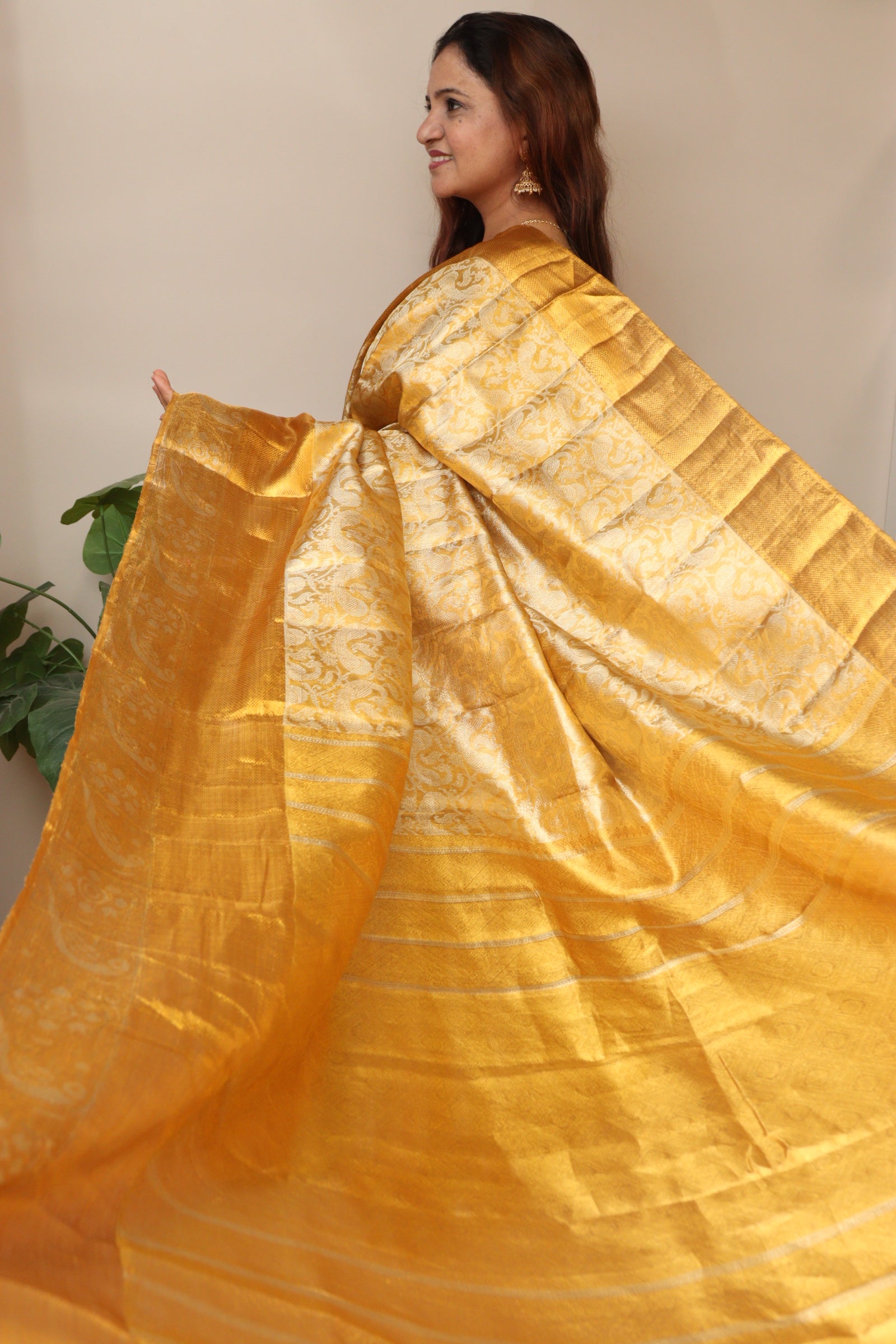 Luxurious Golden Pure Tissue Silk With Real Gold Zari Handloom Kanjeevaram Saree - Luxurion World