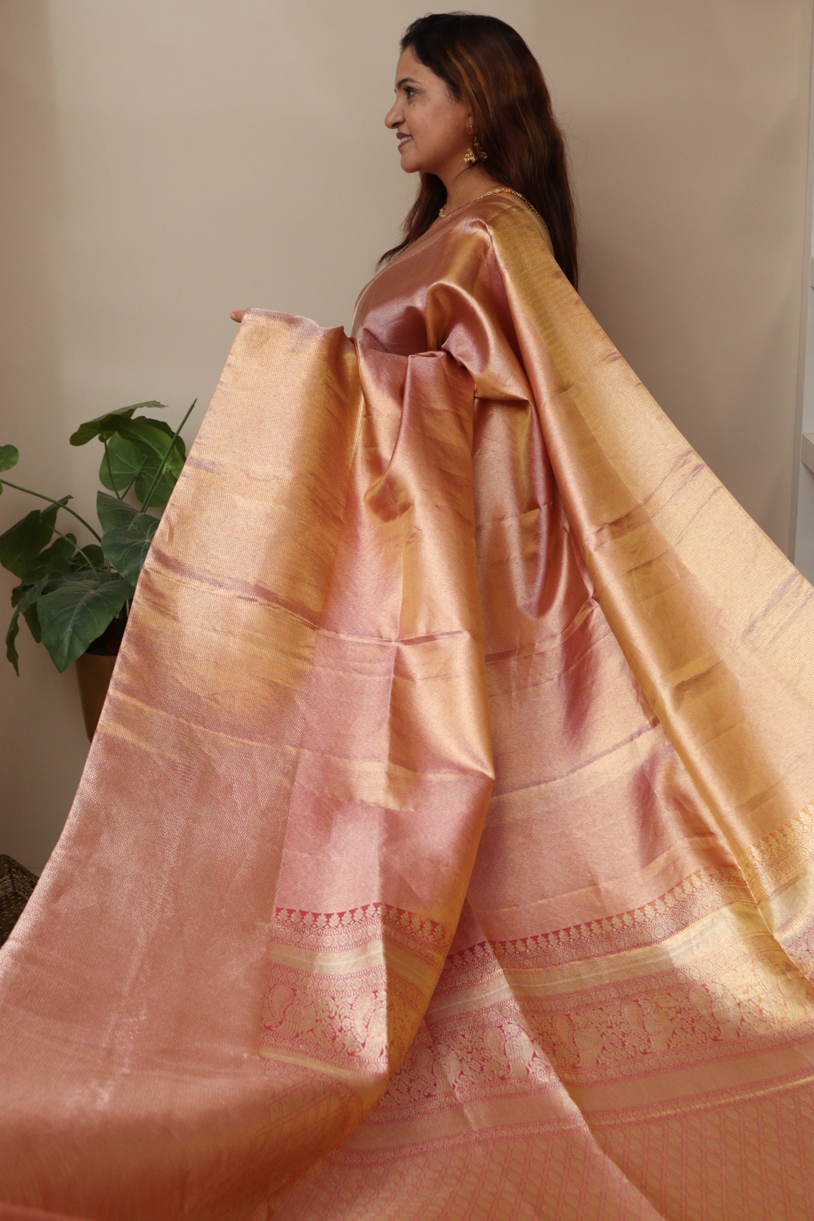 Pink Kanjeevaram Handloom Pure Tissue Silk Saree - Luxurion World