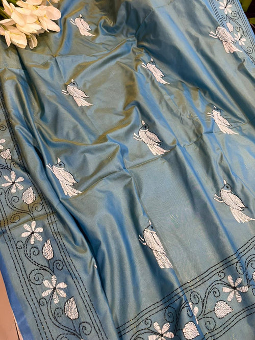 IS1K3BS126082804 Blue Shot Hand Embroidered Kantha Silk Saree