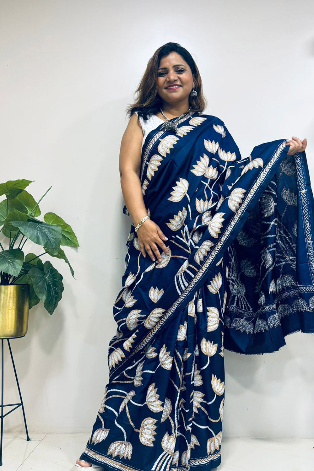 Blue Hand Embroidered Kantha Pure Bangalore Silk Saree - Luxurion World