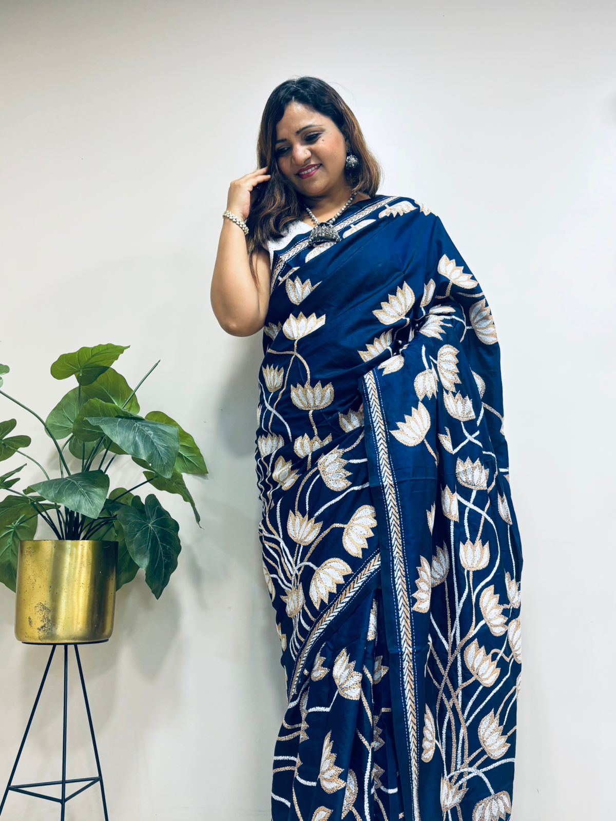 Blue Hand Embroidered Kantha Pure Bangalore Silk Saree - Luxurion World