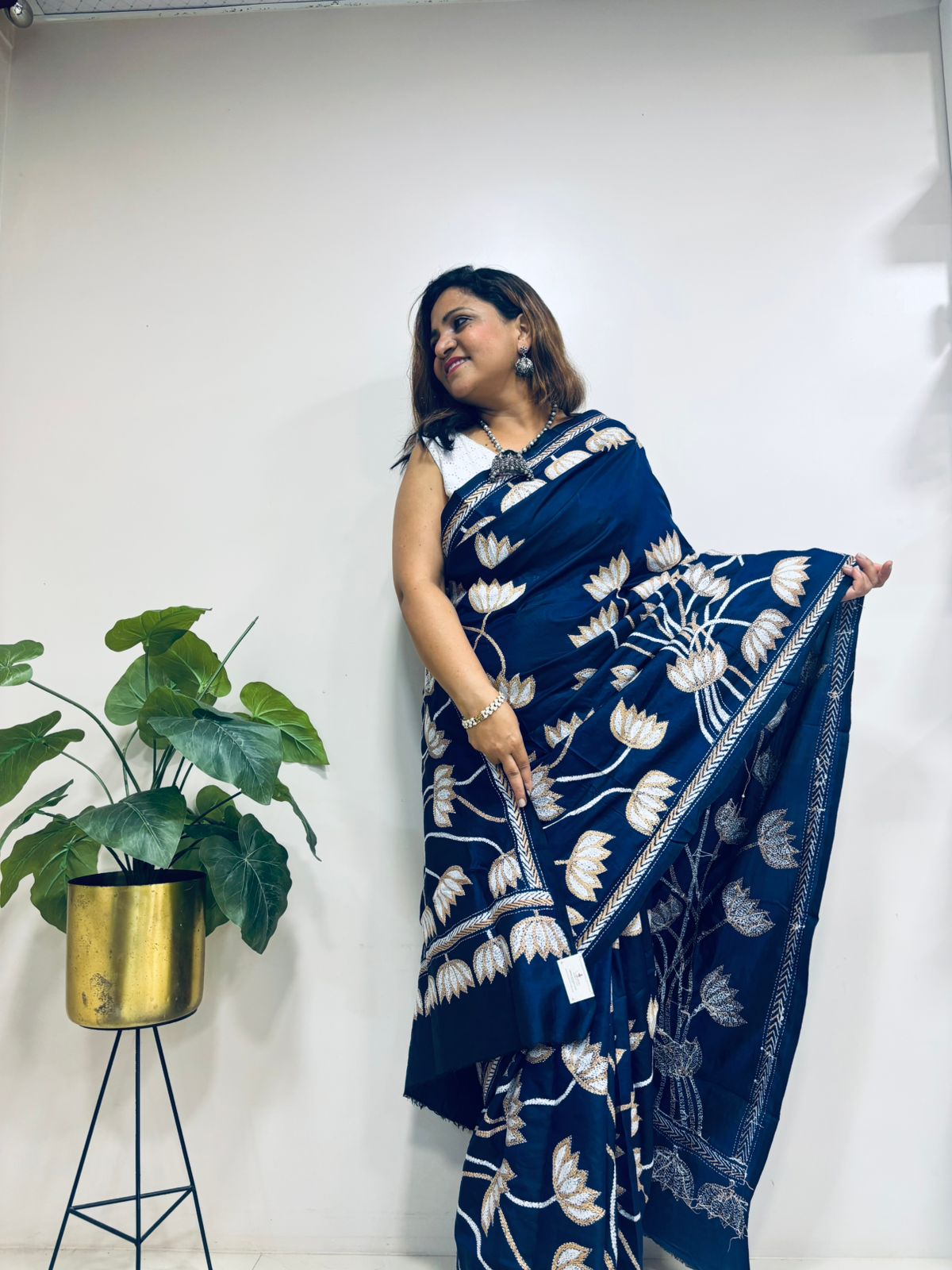 Blue Hand Embroidered Kantha Pure Bangalore Silk Saree - Luxurion World