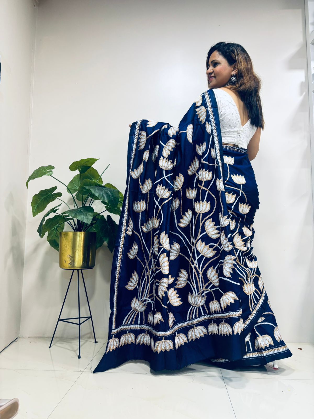 Blue Hand Embroidered Kantha Pure Bangalore Silk Saree - Luxurion World