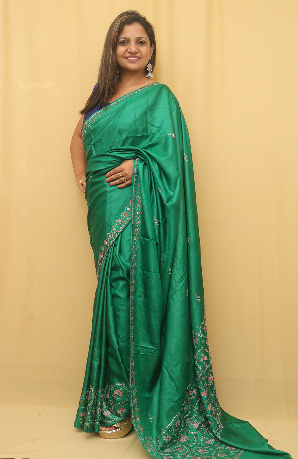 Stunning Green Sozni Work Kashmiri Silk Saree with Embroidery - Luxurion World