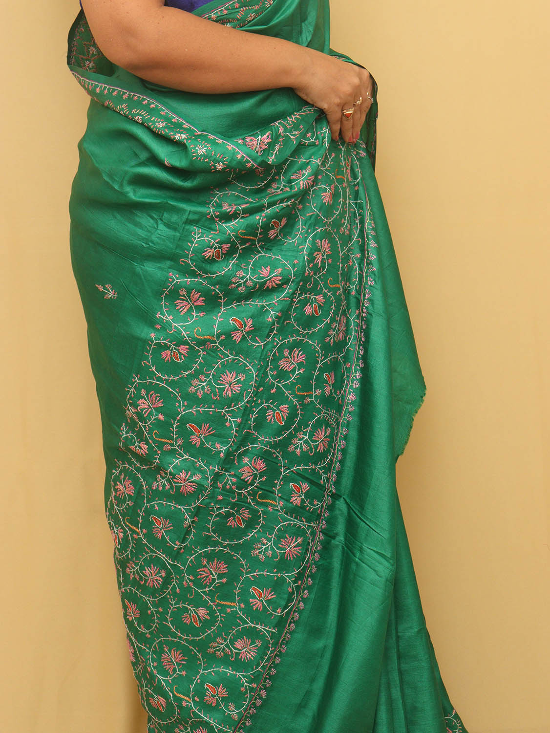 Stunning Green Sozni Work Kashmiri Silk Saree with Embroidery - Luxurion World