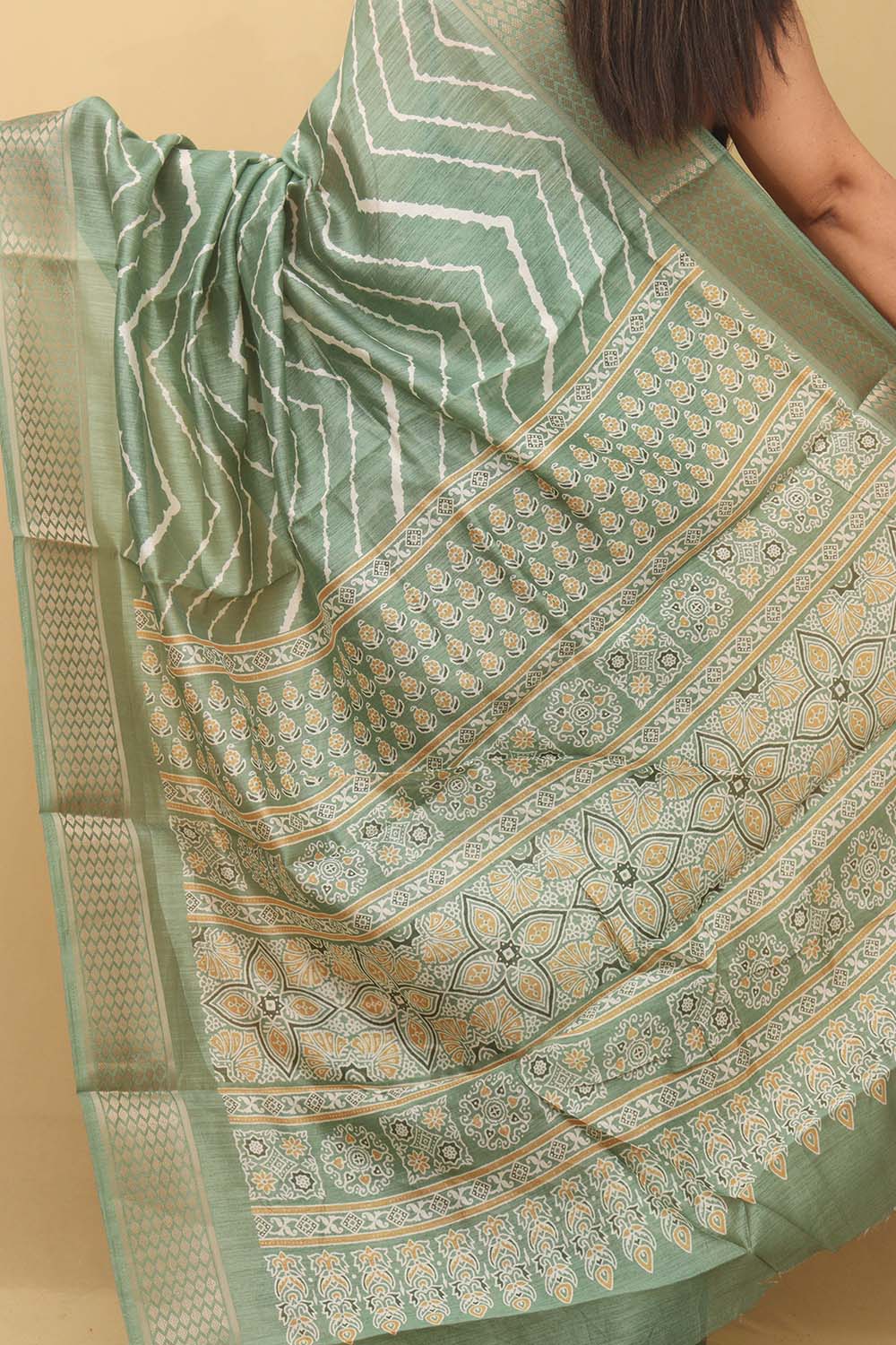 Green Leheriya Print Tussar Cotton Silk Saree - Luxurion World