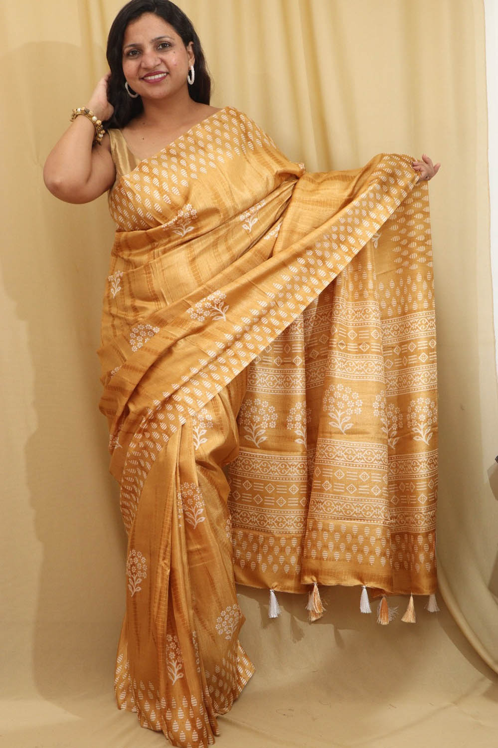 Golden Glow: Block Printed Tussar Saree - Luxurion World