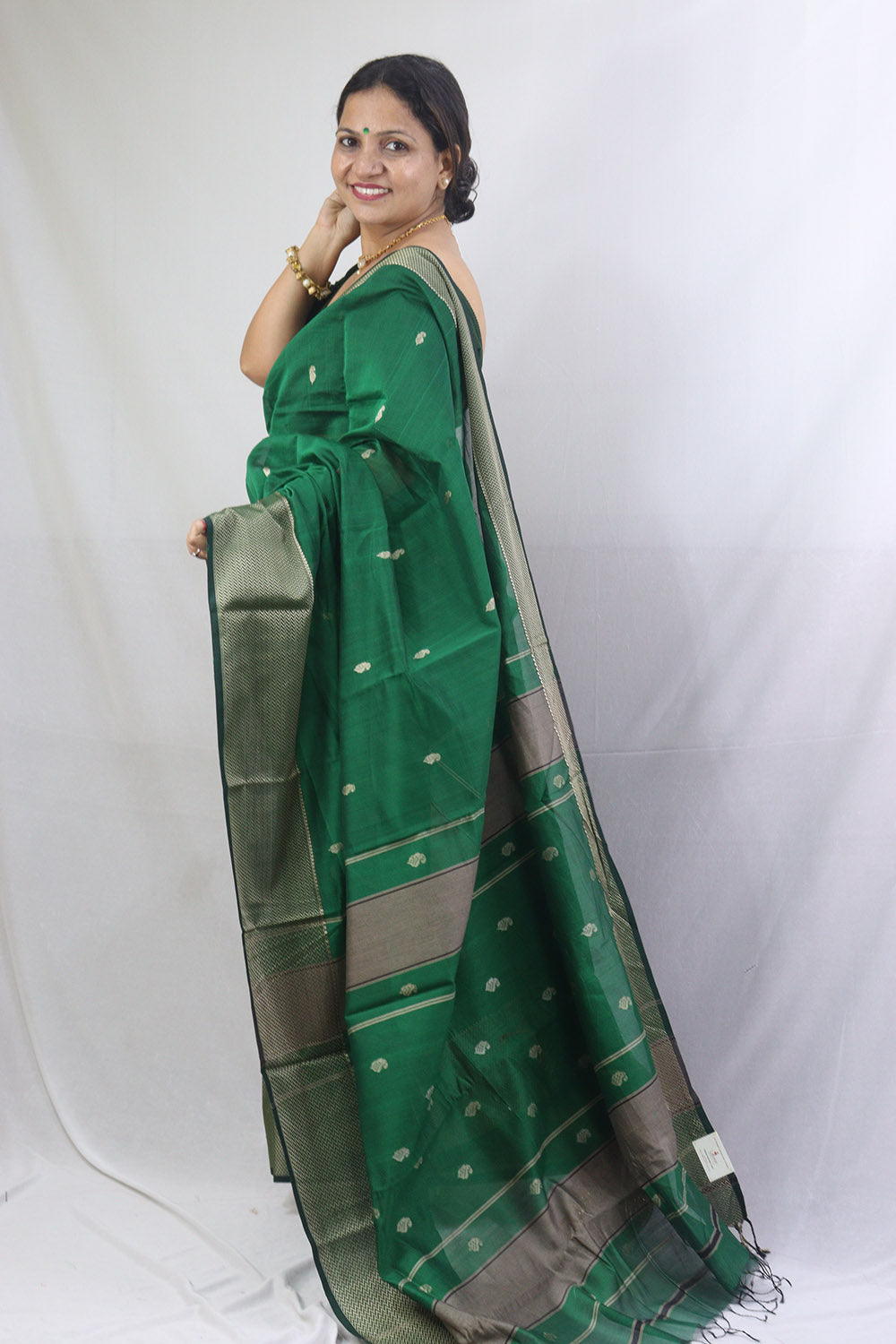 Stylish Green Handloom Maheshwari Silk Cotton Saree - Perfect for Any Occasion - Luxurion World