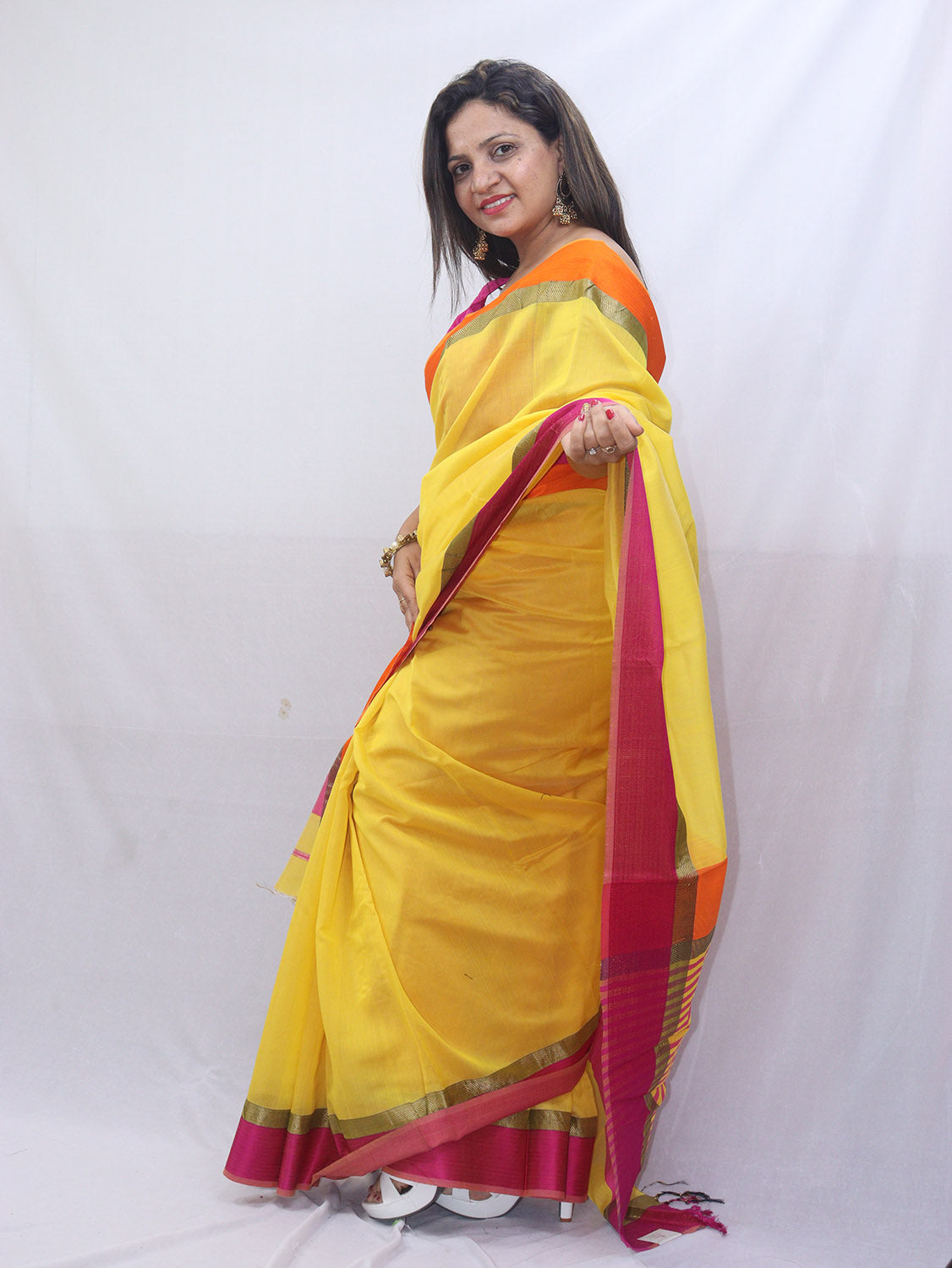 Stunning Yellow Maheshwari Silk Cotton Saree - Handloom Woven Beauty