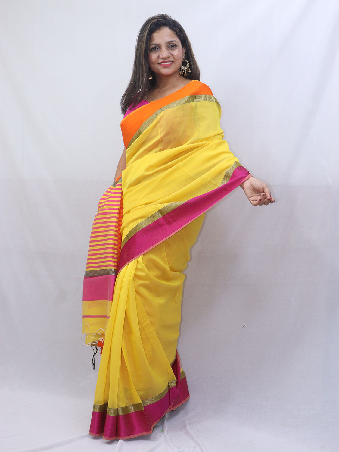 Stunning Yellow Maheshwari Silk Cotton Saree - Handloom Woven Beauty