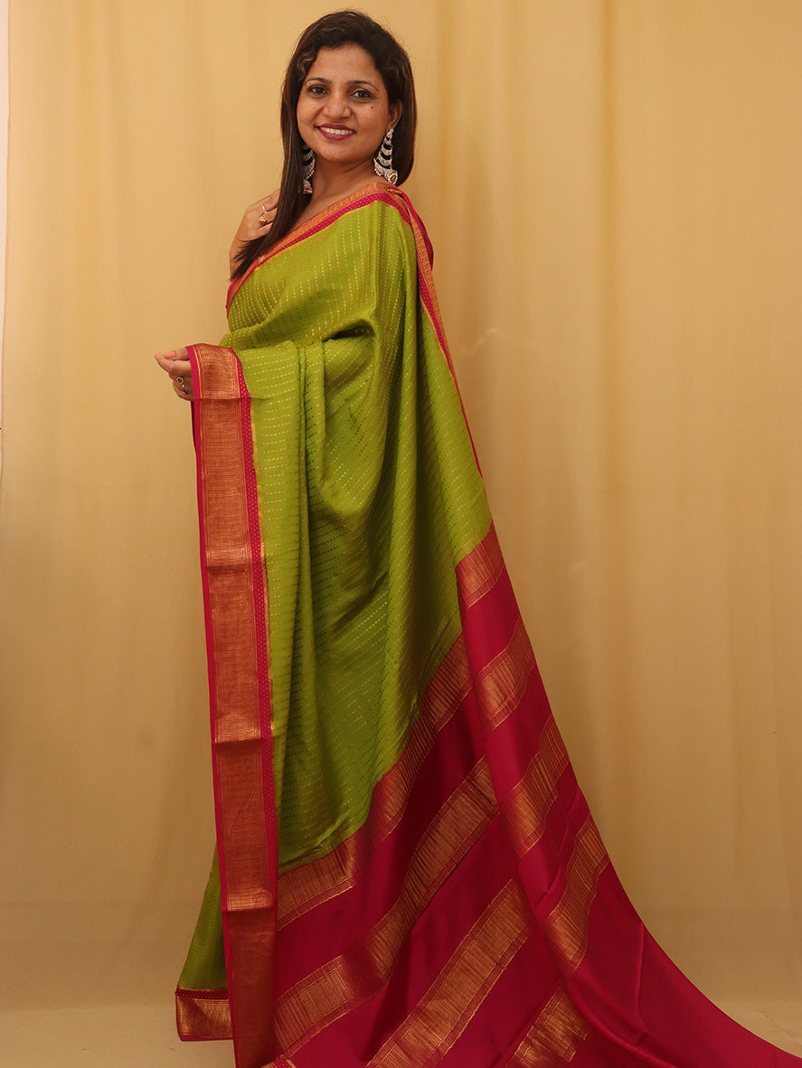 Stunning Green Mysore Handloom Crepe Silk Saree - Pure Elegance - Luxurion World