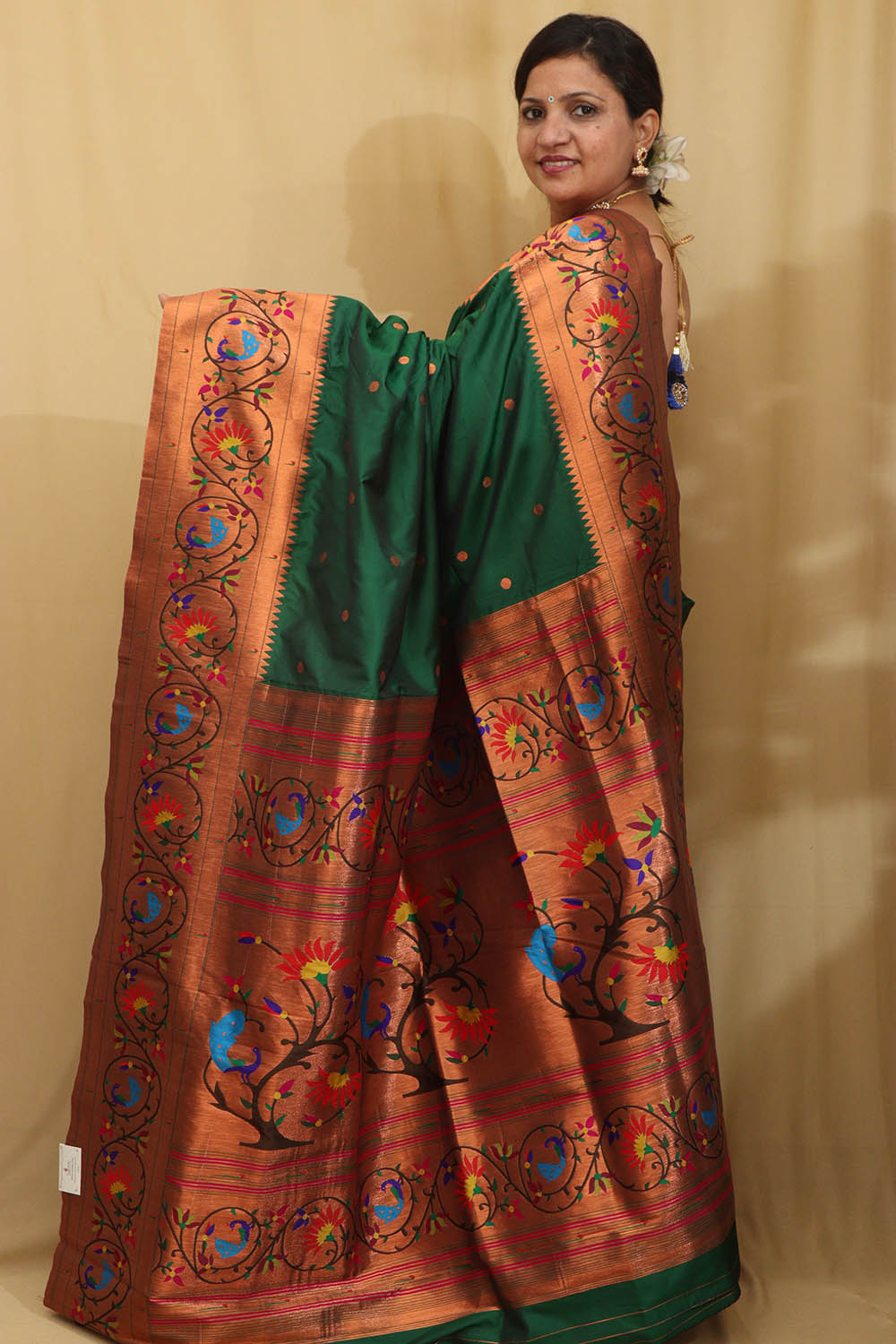 Exquisite Green Paithani Silk Saree with Peacock & Flower - Luxurion World