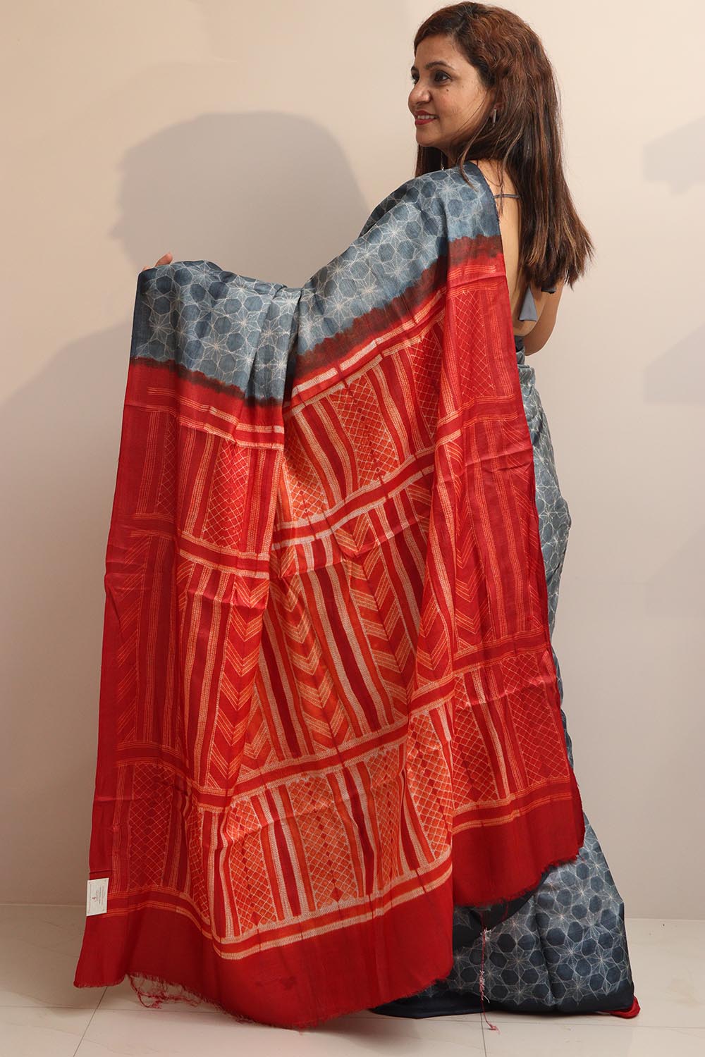 Elegant Grey Shibori Tussar Silk Saree - Luxurion World
