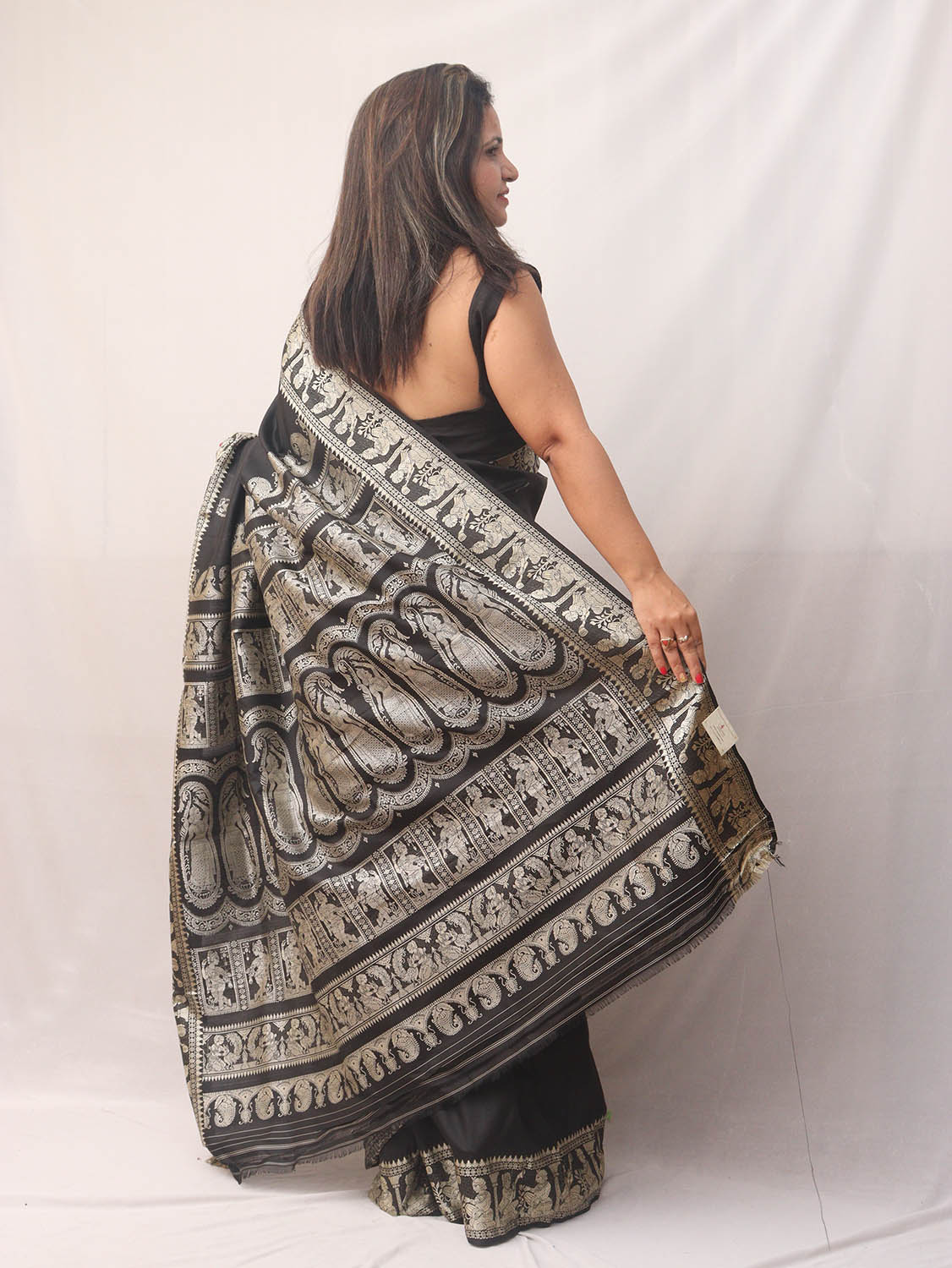 Exquisite Black Swarnachari Pure Silk Saree - Handloom Woven - Luxurion World