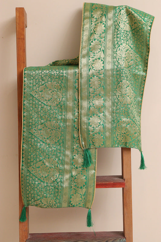 Luxurion World Customised Royal Swagat Stole/Dupatta – Elegant and Luxurious Green Banarasi Silk Stole With a Beautifully Matching Tassel for Welcoming Guests at Weddings, Anniversaries or Grand Celebratory Occasions - Luxurion World
