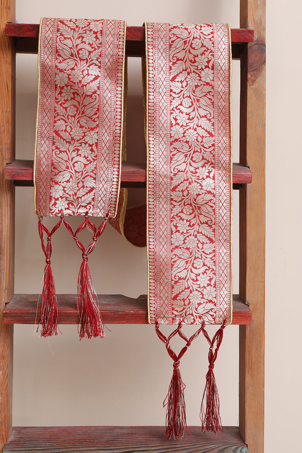 Luxurion World Customised Royal Swagat Stole ,Khesh, Patka, Gamcha, Dupatta – Elegant and Luxurious Red Banarasi Silk Stole With a Beautifully Matching Tassel & Brooch for Welcoming Guests at Weddings, Anniversaries or Grand Celebratory Occasions - Luxurion World