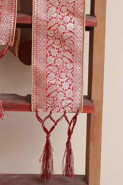 Luxurion World Customised Royal Swagat Stole ,Khesh, Patka, Gamcha, Dupatta – Elegant and Luxurious Red Banarasi Silk Stole With a Beautifully Matching Tassel & Brooch for Welcoming Guests at Weddings, Anniversaries or Grand Celebratory Occasions - Luxurion World