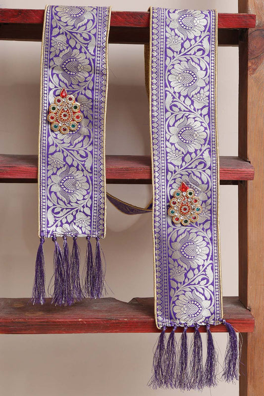 Luxurion World Customised Royal Swagat Stole ,Khesh, Patka, Gamcha, Dupatta – Elegant and Luxurious Purple Banarasi Silk Stole With a Beautifully Matching Tassel & Brooch for Welcoming Guests at Weddings, Anniversaries or Grand Celebratory Occasions - Luxurion World