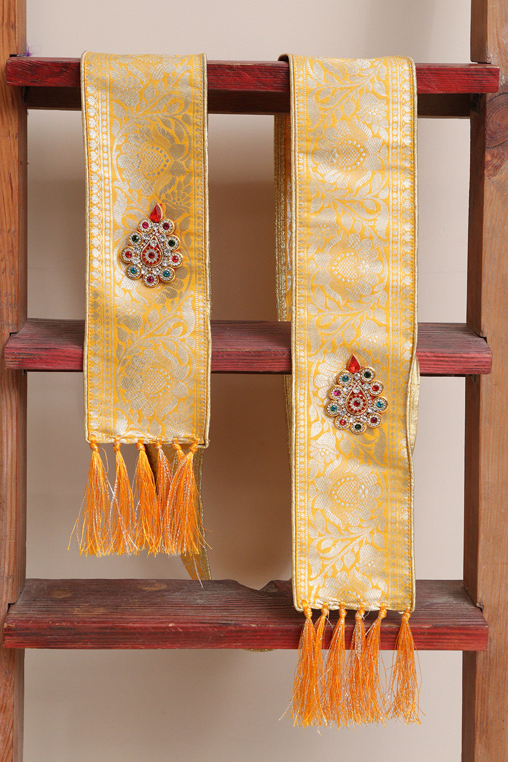 Luxurion World Customised Royal Swagat Stole ,Khesh, Patka, Gamcha, Dupatta – Elegant and Luxurious Yellow Banarasi Silk Stole With a Beautifully Matching Tassel & Brooch for Welcoming Guests at Weddings, Anniversaries or Grand Celebratory Occasions - Luxurion World
