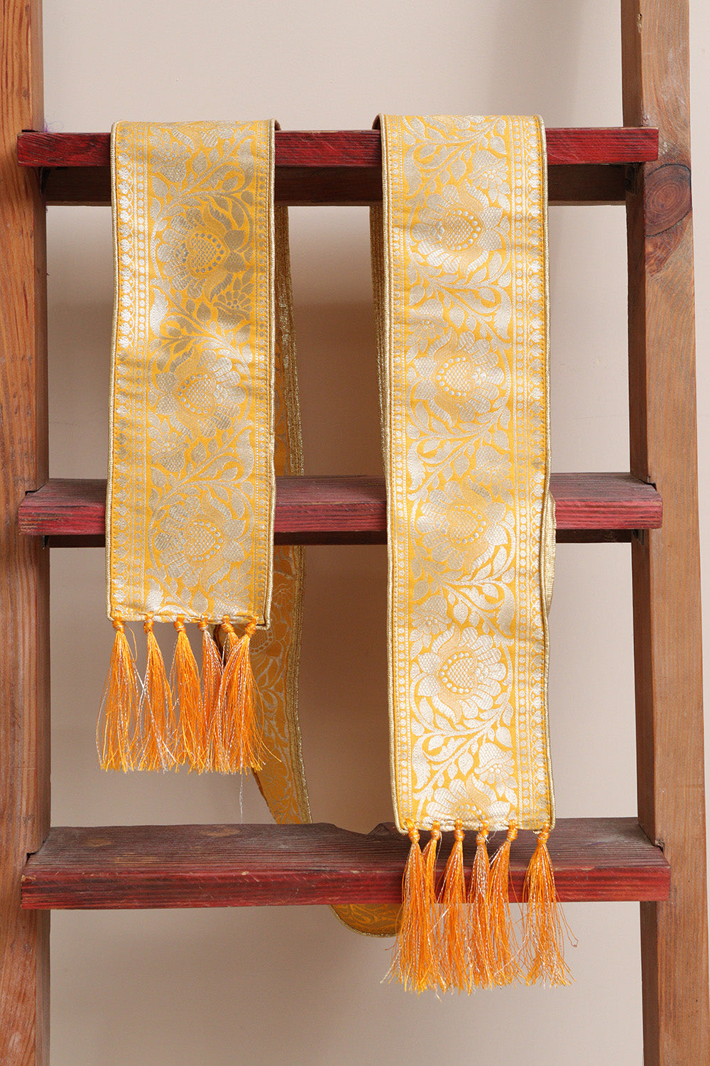 Luxurion World Customised Royal Swagat Stole ,Khesh, Patka, Gamcha, Dupatta – Elegant and Luxurious Yellow Banarasi Silk Stole With a Beautifully Matching Tassel & Brooch for Welcoming Guests at Weddings, Anniversaries or Grand Celebratory Occasions - Luxurion World