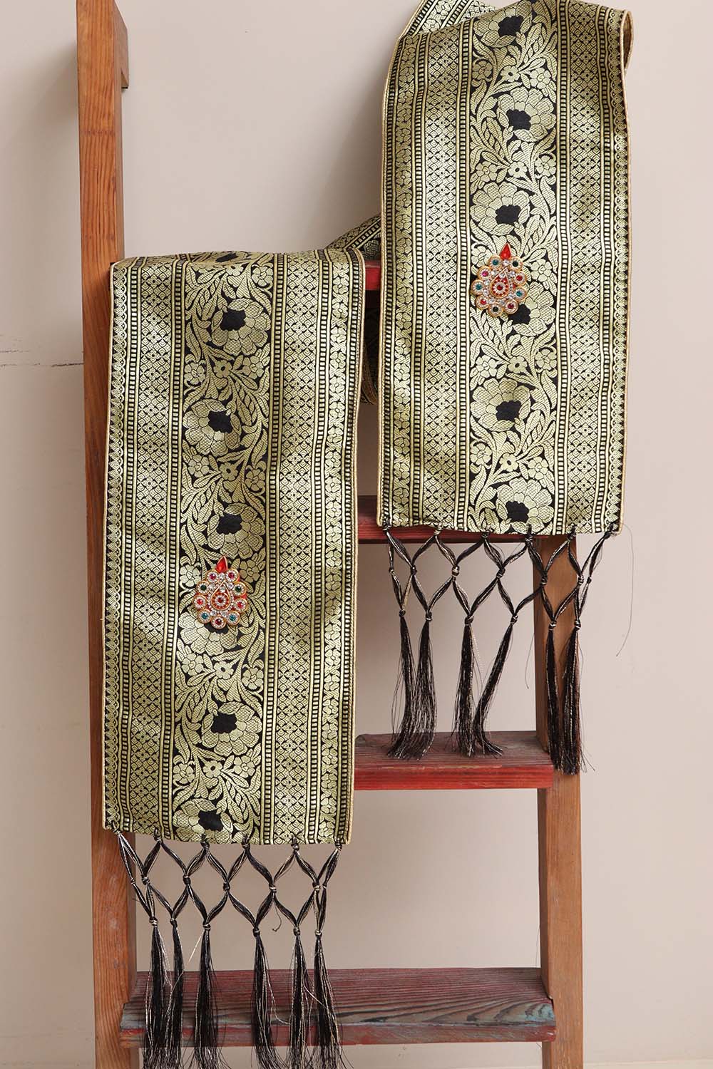 Luxurion World Customised Royal Swagat Stole/Dupatta – Elegant and Luxurious Black Banarasi Silk Stole With a Beautifully Matching Tassel & Brooch for Welcoming Guests at Weddings, Anniversaries or Grand Celebratory Occasions - Luxurion World