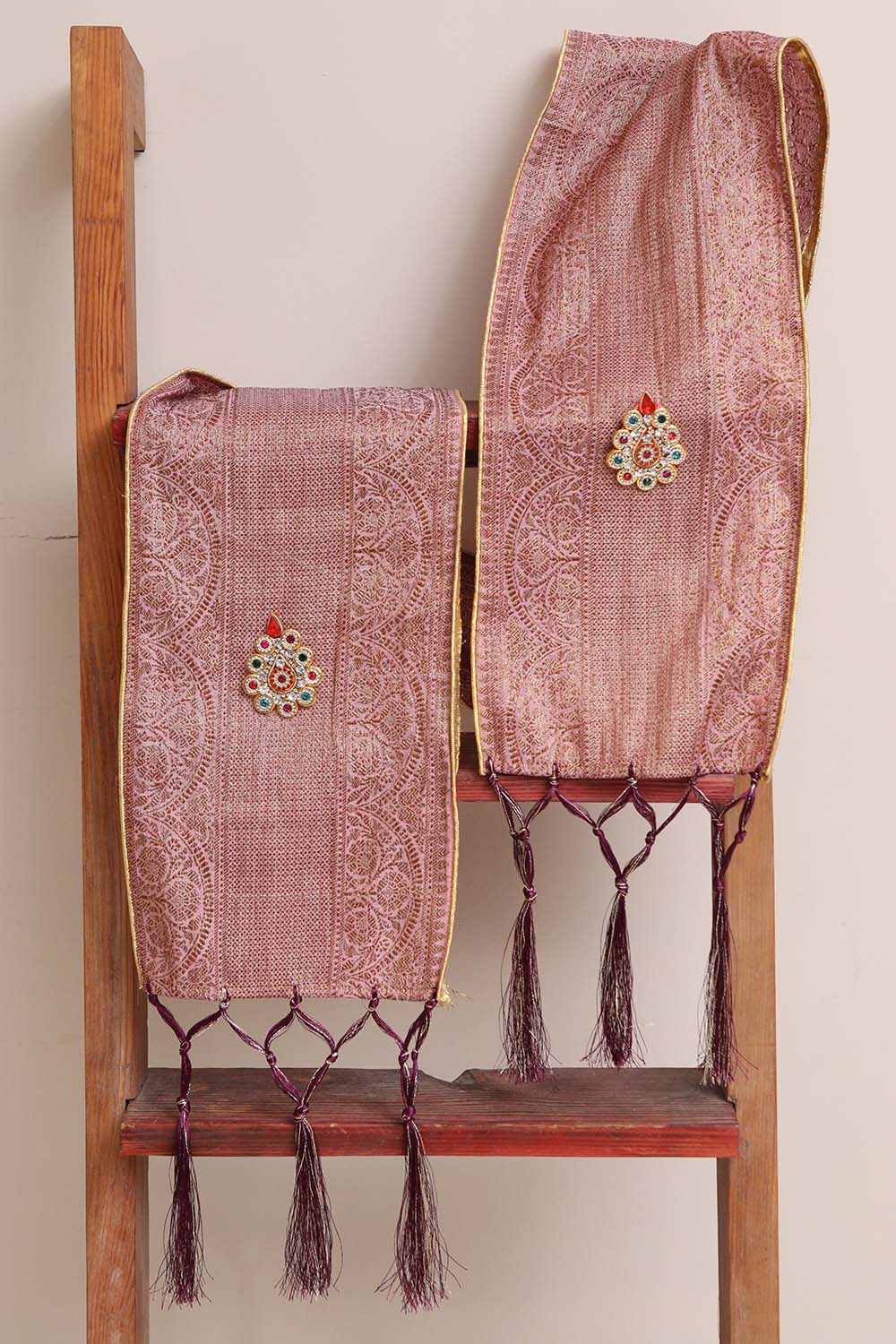Luxurion World Customised Swagat Stole/Dupatta – Pink Banarasi Antique Zari Cotton Stole With a Beautifully Matching Tassel & Brooch for Welcoming Guests at Weddings, Anniversaries or Grand Celebratory Occasions - Luxurion World