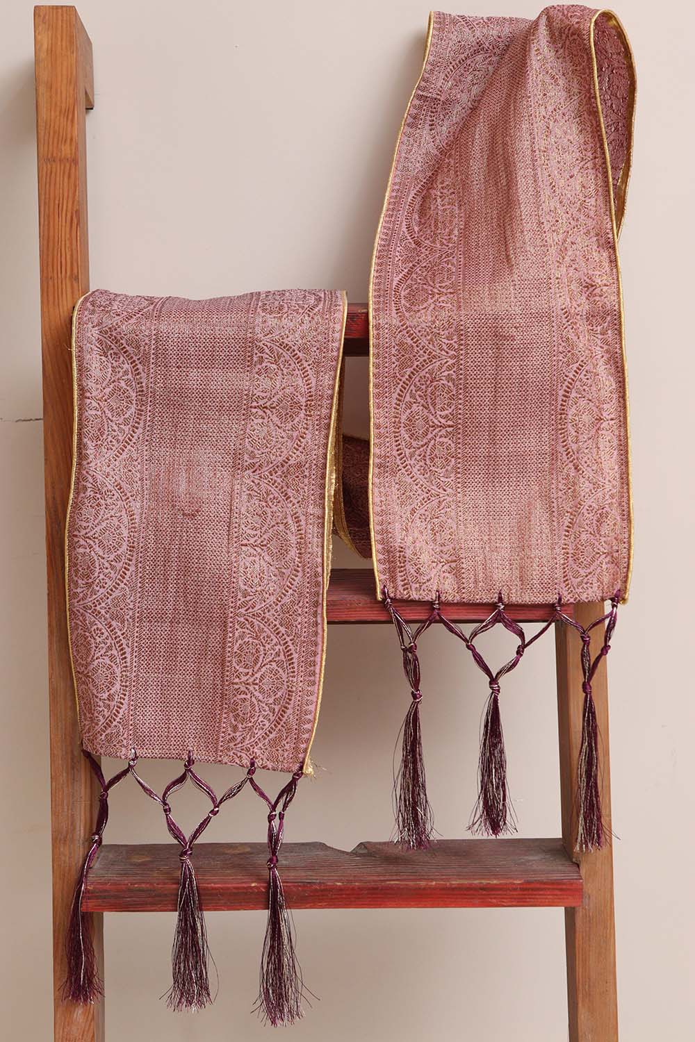 Luxurion World Customised Swagat Stole/Dupatta – Pink Banarasi Antique Zari Cotton Stole With a Beautifully Matching Tassel & Brooch for Welcoming Guests at Weddings, Anniversaries or Grand Celebratory Occasions - Luxurion World