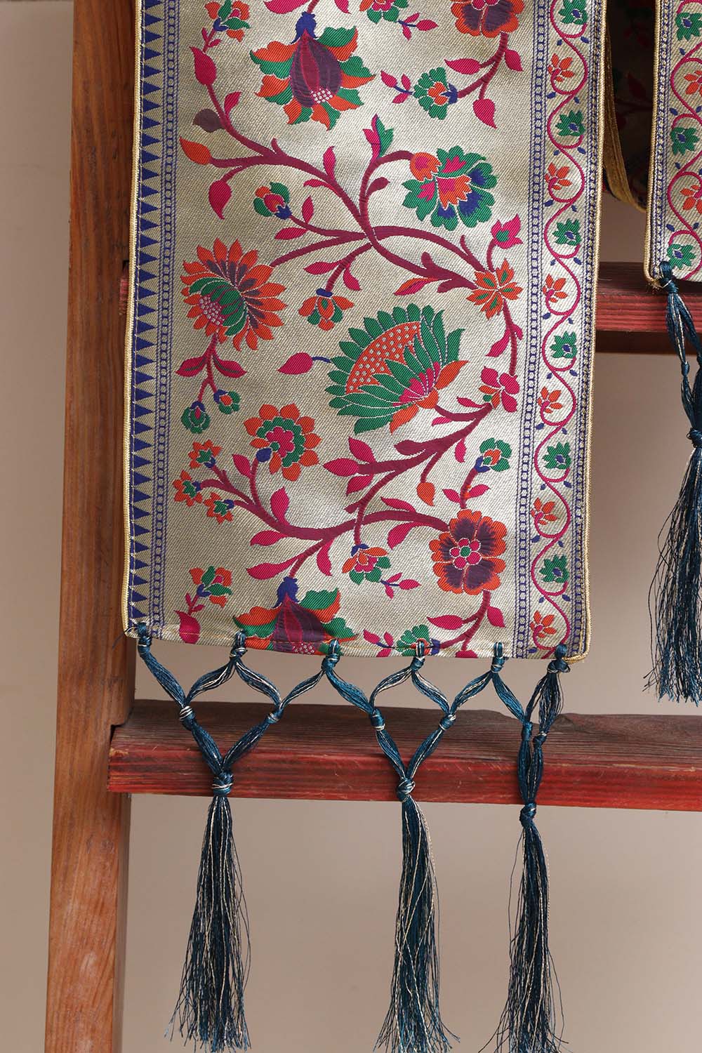 Luxurion World Customised Royal Swagat Stole/Dupatta – Elegant and Luxurious Blue Paithani Silk Flower Design Stole With a Beautifully Matching Tassel & Brooch for Welcoming Guests at Weddings, Anniversaries or Grand Celebratory Occasions - Luxurion World