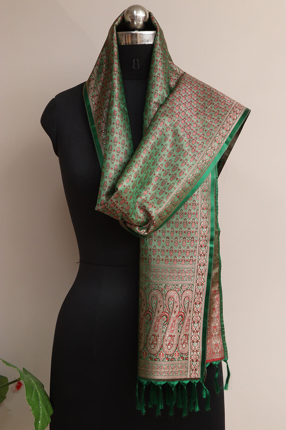 Elegant Green Banarasi Silk Tanchui jamawar Stole - Luxurion World