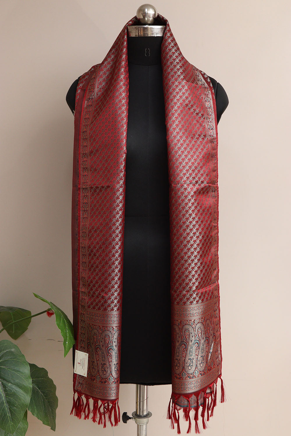 Elegant Maroon Banarasi Silk Tanchui jamawar Stole - Luxurion World