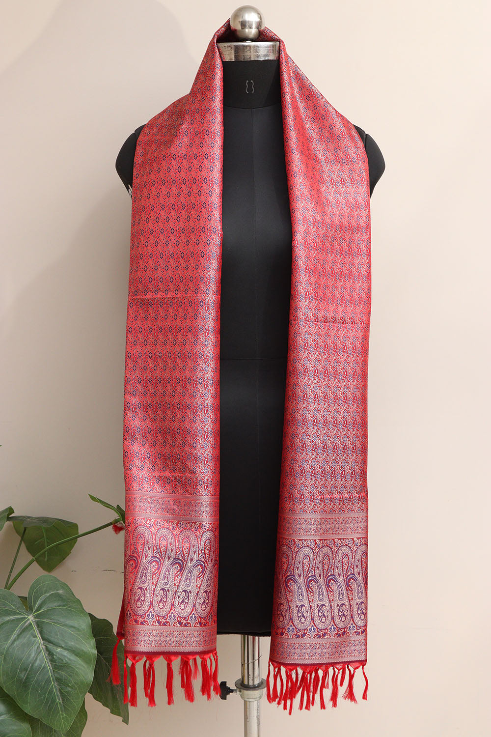 Elegant Red Banarasi Silk Tanchui jamawar Stole - Luxurion World