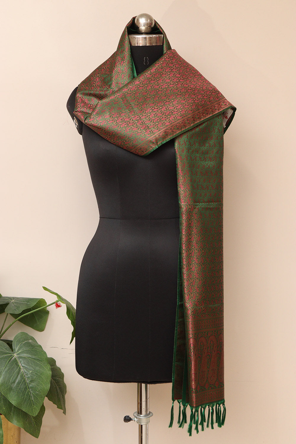 Green Banarasi Silk Tanchui jamawar Stole - Elegant and Luxurious - Luxurion World