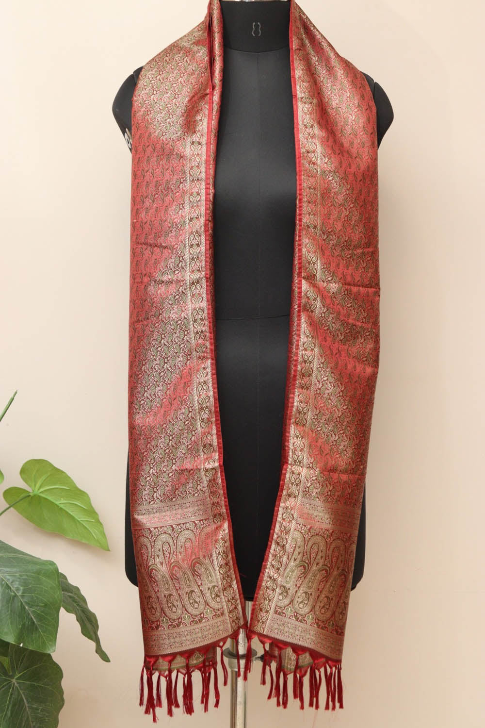 Elegant Red Banarasi Silk Tanchui Jamawar Stole - Luxurion World