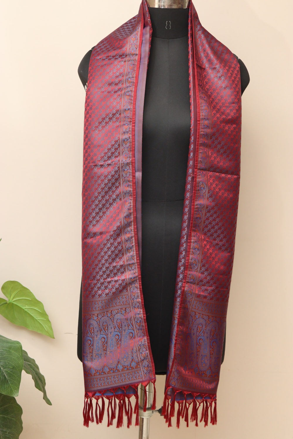 Elegant Maroon Banarasi Silk Tanchui Jamawar Stole - Luxurion World