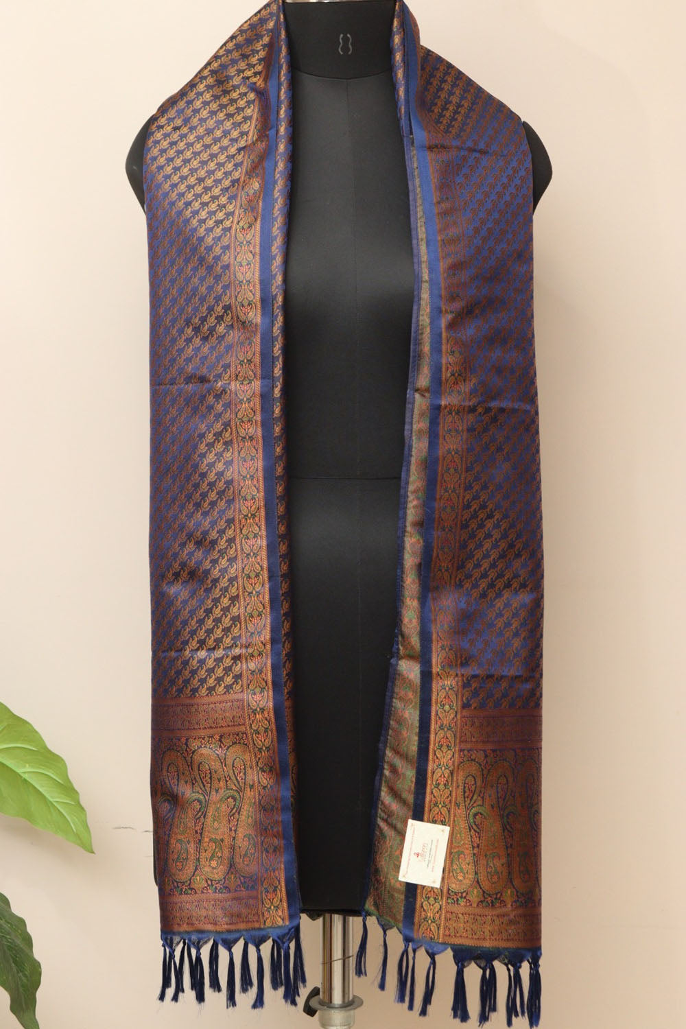 Elegant Blue Banarasi Silk Tanchui Jamawar Stole - Luxurion World- Crafted Heirlooms